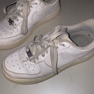 White AF1 size 6